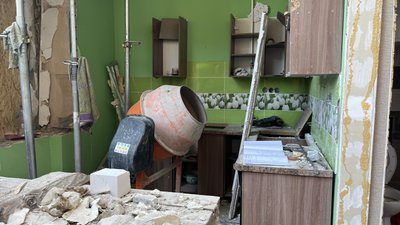 Бетонозмішувач в одній зі зруйнованих квартир Бетонозмішувач в одній зі зруйнованих квартир