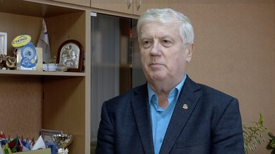 Батьки першої міської гімназії в Черкасах вимагають припинити перевірки у школі Батьки першої міської гімназії в Черкасах вимагають припинити перевірки у школі