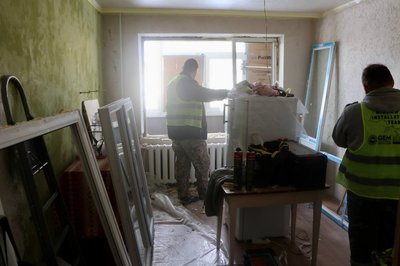 У Полтаву привезли четверту партію вікон для будинків, пошкоджених під час обстрілу 1 лютого У Полтаву привезли четверту партію вікон для будинків, пошкоджених під час обстрілу 1 лютого