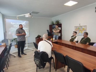 У Житомирі ветерани та їхні родини навчаються 3D-друку та моделюванню У Житомирі ветерани та їхні родини навчаються 3D-друку та моделюванню