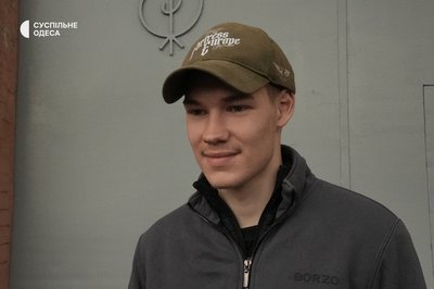 Справа про сутичку на Сонячній: 17-річного одеського студента випустили з СІЗО під заставу Справа про сутичку на Сонячній: 17-річного одеського студента випустили з СІЗО під заставу