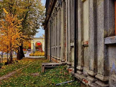 Осінь у відремонтованому сквері “Мистецькі ворота” Житомира: фоторепортаж Осінь у відремонтованому сквері “Мистецькі ворота” Житомира: фоторепортаж