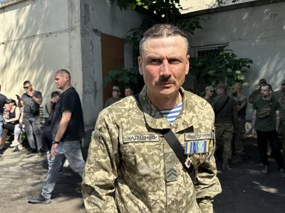 "Він був професіоналом своєї справи". У Миколаєві влаштували прощання з воїном Євгеном Лапчевським "Він був професіоналом своєї справи". У Миколаєві влаштували прощання з воїном Євгеном Лапчевським
