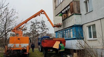 На Дніпропетровщині під час розчищення квартири від сміття знайшли живу людину На Дніпропетровщині під час розчищення квартири від сміття знайшли живу людину