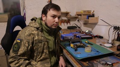 дрони, ремонт дронів, майстерня дронів, скласти дрон, зсу, 105 бригада, тероборона дрони, ремонт дронів, майстерня дронів, скласти дрон, зсу, 105 бригада, тероборона