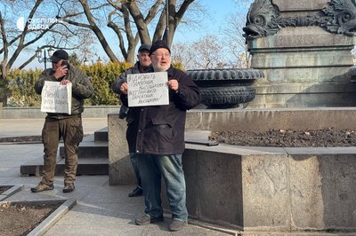 "Символ совісті": в Одесі вимагали повернути пам'ятник Висоцькому "Символ совісті": в Одесі вимагали повернути пам'ятник Висоцькому