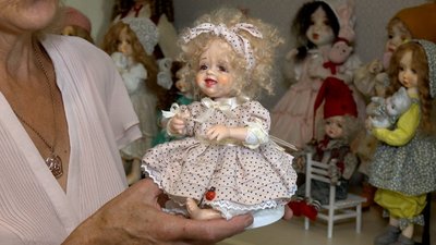 На Вінниччині майстриня створила близько 200 авторських ляльок ручної роботи На Вінниччині майстриня створила близько 200 авторських ляльок ручної роботи