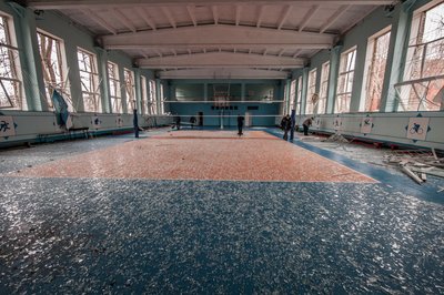 Так виглядає спортзала Машинобудівного коледжу у Краматорську внаслідок нічного ракетного обстрілу міста 17 грудня. Фото: Аліна Смутко/Суспільне Так виглядає спортзала Машинобудівного коледжу у Краматорську внаслідок нічного ракетного обстрілу міста 17 грудня. Фото: Аліна Смутко/Суспільне