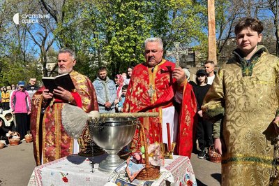 Освячення кошиків і молитви у храмі: як одесити зустріли Великдень (фото)