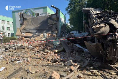 "Сильний удар, ударна хвиля, ми не постраждали, але квартира постраждала": наслідки атаки у Солом'янському районі Києва "Сильний удар, ударна хвиля, ми не постраждали, але квартира постраждала": наслідки атаки у Солом'янському районі Києва