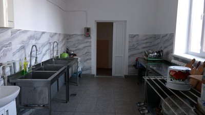 Замість іржавої плити — сучасна: у Новгород-Сіверському терцентрі соцобслуговування відремонтували харчоблок Замість іржавої плити — сучасна: у Новгород-Сіверському терцентрі соцобслуговування відремонтували харчоблок