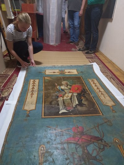 Реставрована хоругва Реставрована хоругва