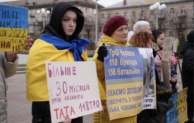 Люди на акції в Черкасах, 2 лютого 2025 року Люди на акції в Черкасах, 2 лютого 2025 року