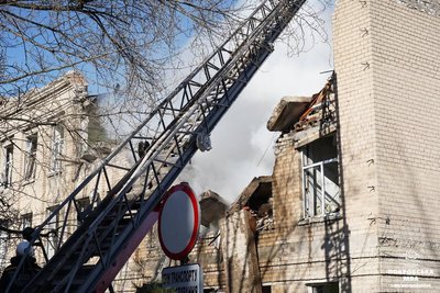 Руйнування у Покровську після обстрілу Руйнування у Покровську після обстрілу
