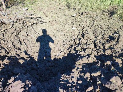 На Кіровоградщині уламки збитого дрона пошкодили вікна та покрівлі в будинках На Кіровоградщині уламки збитого дрона пошкодили вікна та покрівлі в будинках