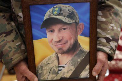 У Луцьку попрощалися зі старшим солдатом Вадимом Смірновим У Луцьку попрощалися зі старшим солдатом Вадимом Смірновим