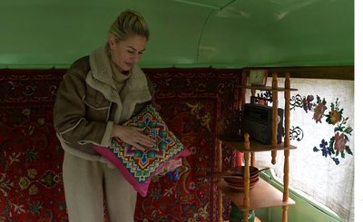 Лавандова резиденція Святого Миколая: у коледжі на Черкащині студенти з викладачами реставрують автобус Лавандова резиденція Святого Миколая: у коледжі на Черкащині студенти з викладачами реставрують автобус