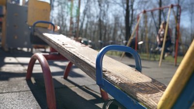 "В аварійному стані": хто і чиїм коштом має ремонтувати дитячі майданчики у Черкасах "В аварійному стані": хто і чиїм коштом має ремонтувати дитячі майданчики у Черкасах