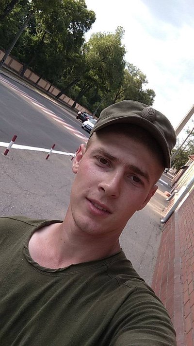 "Я не бачив, як вона росла": історія нацгвардійця з Одещини, який пережив чотири роки полону "Я не бачив, як вона росла": історія нацгвардійця з Одещини, який пережив чотири роки полону