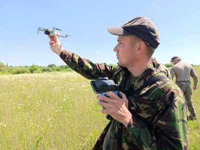 За пів року роботи у центрі підготовки операторів дронів на Волині навчили пів сотні людей