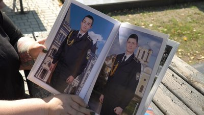 Авіакатастрофа з курсантами: чому підсудні просять зупинити суд у Полтаві і що кажуть рідні загиблих Авіакатастрофа з курсантами: чому підсудні просять зупинити суд у Полтаві і що кажуть рідні загиблих