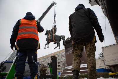 Пам'ятник Щорсу демонтаж Київ Пам'ятник Щорсу демонтаж Київ