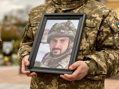 З військовими Максимом Шевченком та Іваном Поліщуком попрощалися у Рівному З військовими Максимом Шевченком та Іваном Поліщуком попрощалися у Рівному