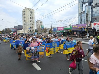 «Вони мали вирушити на евакуацію»: у Хмельницькому відбулася акція на підтримку полонених і безвісти зниклих військових «Вони мали вирушити на евакуацію»: у Хмельницькому відбулася акція на підтримку полонених і безвісти зниклих військових