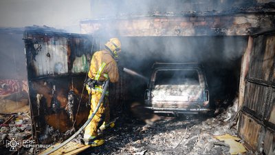 Смертельна пожежа у Чернігові: на місці займання виявили тіло чоловіка Смертельна пожежа у Чернігові: на місці займання виявили тіло чоловіка