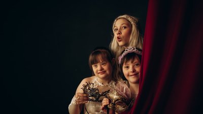 "У мене немає власних дітей, але тепер я мама для багатьох". Як у Дніпрі працює Центр інклюзивної творчості "У мене немає власних дітей, але тепер я мама для багатьох". Як у Дніпрі працює Центр інклюзивної творчості