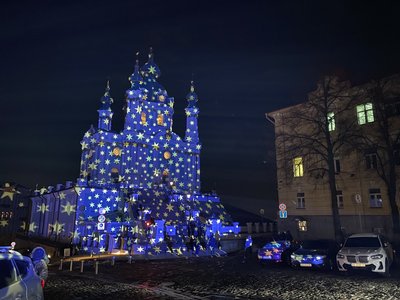 Різдвяне світло: швейцарський художник "підсвітив" будівлі у Києві Різдвяне світло: швейцарський художник "підсвітив" будівлі у Києві