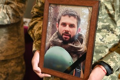 У Полтаві попрощались із чотирма військовими, які загинули під час захисту України У Полтаві попрощались із чотирма військовими, які загинули під час захисту України
