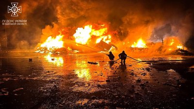 Російські військові атакували дронами Подунав'я на Одещині: є влучання Російські військові атакували дронами Подунав'я на Одещині: є влучання
