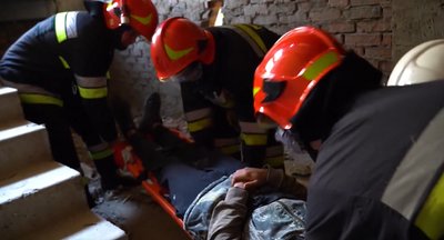 "Першочергове ми рятуємо людей, а вже після розбираємо завали": історія працівника ДСНС з Хмельниччини Дмитра Манєкіна "Першочергове ми рятуємо людей, а вже після розбираємо завали": історія працівника ДСНС з Хмельниччини Дмитра Манєкіна