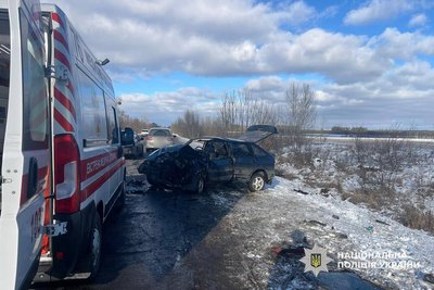 На Черкащині зіткнулися два легковики: водія госпіталізували до лікарні На Черкащині зіткнулися два легковики: водія госпіталізували до лікарні