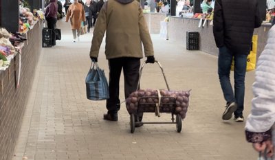 “Ціна менша вдвічі”: продавці й покупці про вартість картоплі на Сумщині “Ціна менша вдвічі”: продавці й покупці про вартість картоплі на Сумщині