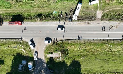 На Хмельниччині пасажирський автобус потрапив в ДТП: загинули 12-річна дитина та дорослий На Хмельниччині пасажирський автобус потрапив в ДТП: загинули 12-річна дитина та дорослий