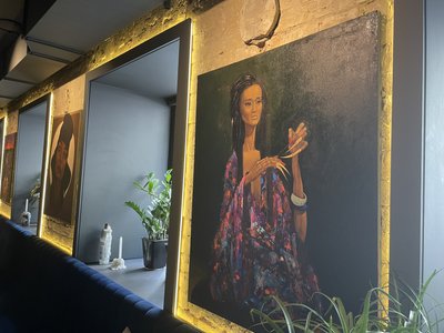 Херсонський бар у центрі Києва. Як підприємець релокував бізнес до столиці й зберіг його атмосферу Херсонський бар у центрі Києва. Як підприємець релокував бізнес до столиці й зберіг його атмосферу