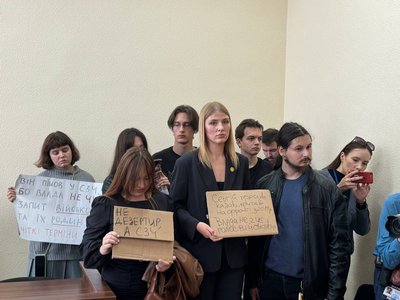Суд обирає запобіжний захід Гнезділову