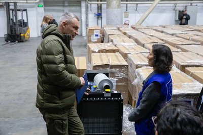 ЄС передав до Києва другу партію генераторів ЄС передав до Києва другу партію генераторів