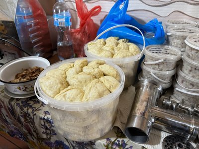 38 тисяч вареників: волонтерки із Зіньківської ТГ на Полтавщині готують для військових на фронт 38 тисяч вареників: волонтерки із Зіньківської ТГ на Полтавщині готують для військових на фронт