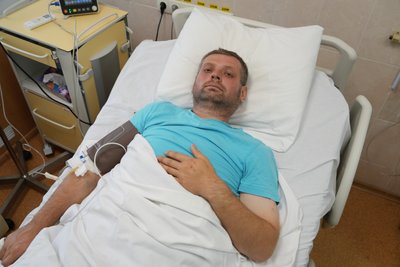 З відірваною ногою переплив річку. На Дніпропетровщині лікують військового з Кіровоградщини, який підірвався на міні З відірваною ногою переплив річку. На Дніпропетровщині лікують військового з Кіровоградщини, який підірвався на міні