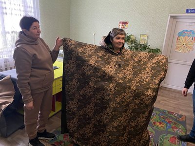 "Щаслива, що роблю корисну справу": як у селі на Вінниччині волонтери підтримують оборонців "Щаслива, що роблю корисну справу": як у селі на Вінниччині волонтери підтримують оборонців