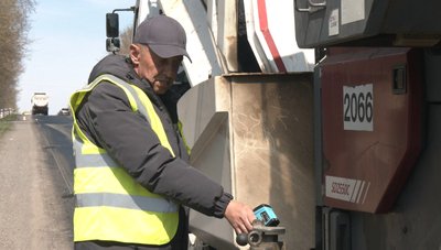 На Тернопільщині ремонтують дорогу, ремонт дороги, Володимир Кремінський, 14 квітня 2026 року На Тернопільщині ремонтують дорогу, ремонт дороги, Володимир Кремінський, 14 квітня 2026 року