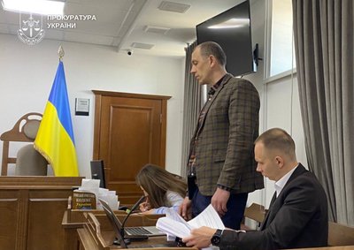 Чиновника Луцькради, якого викрили на отриманні 30 тисяч доларів США хабаря, взяли під варту з заставою Чиновника Луцькради, якого викрили на отриманні 30 тисяч доларів США хабаря, взяли під варту з заставою