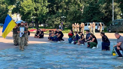 На Чернігівщині поховали військового ЗСУ Ігоря Штиха На Чернігівщині поховали військового ЗСУ Ігоря Штиха