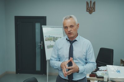 Близнюківський селищний голова Геннадій Король Близнюківський селищний голова Геннадій Король