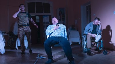 Бійця везли до моргу без руки та пульсу, а він вижив: історія ветерана Руслана Іванова з Чернігова Бійця везли до моргу без руки та пульсу, а він вижив: історія ветерана Руслана Іванова з Чернігова