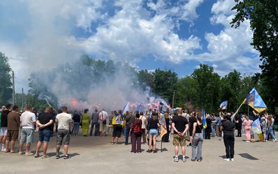 "Поки ми пам’ятаємо — вони живуть": у Кропивницькому відбувся перший автопробіг у пам'ять про загиблих захисників