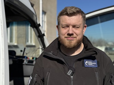 “Найняли машину за 10 тисяч, щоб вирватися з Лимана”. Як працює транзитний центр для евакуйованих на Донеччині “Найняли машину за 10 тисяч, щоб вирватися з Лимана”. Як працює транзитний центр для евакуйованих на Донеччині